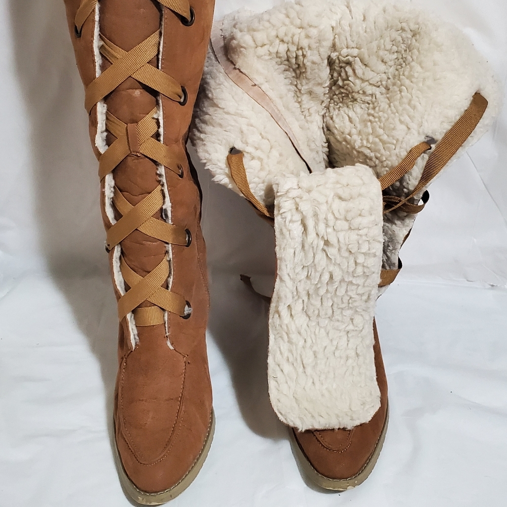 Suede Women's High Heel 4" Boots w/wool insulate. Color: Brown Suede. Sz: 8. $50